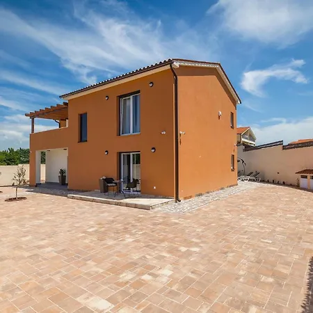 Nur Holiday home *