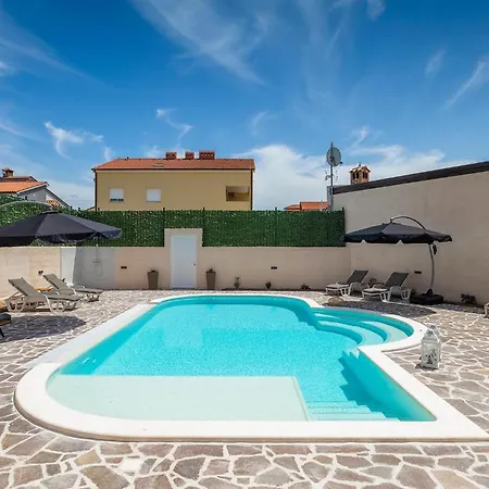 Nur Holiday home *